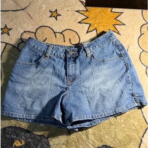 L.A. Blues Womens Medium Wash Denim Shorts Embroidered Back Pockets Size 10